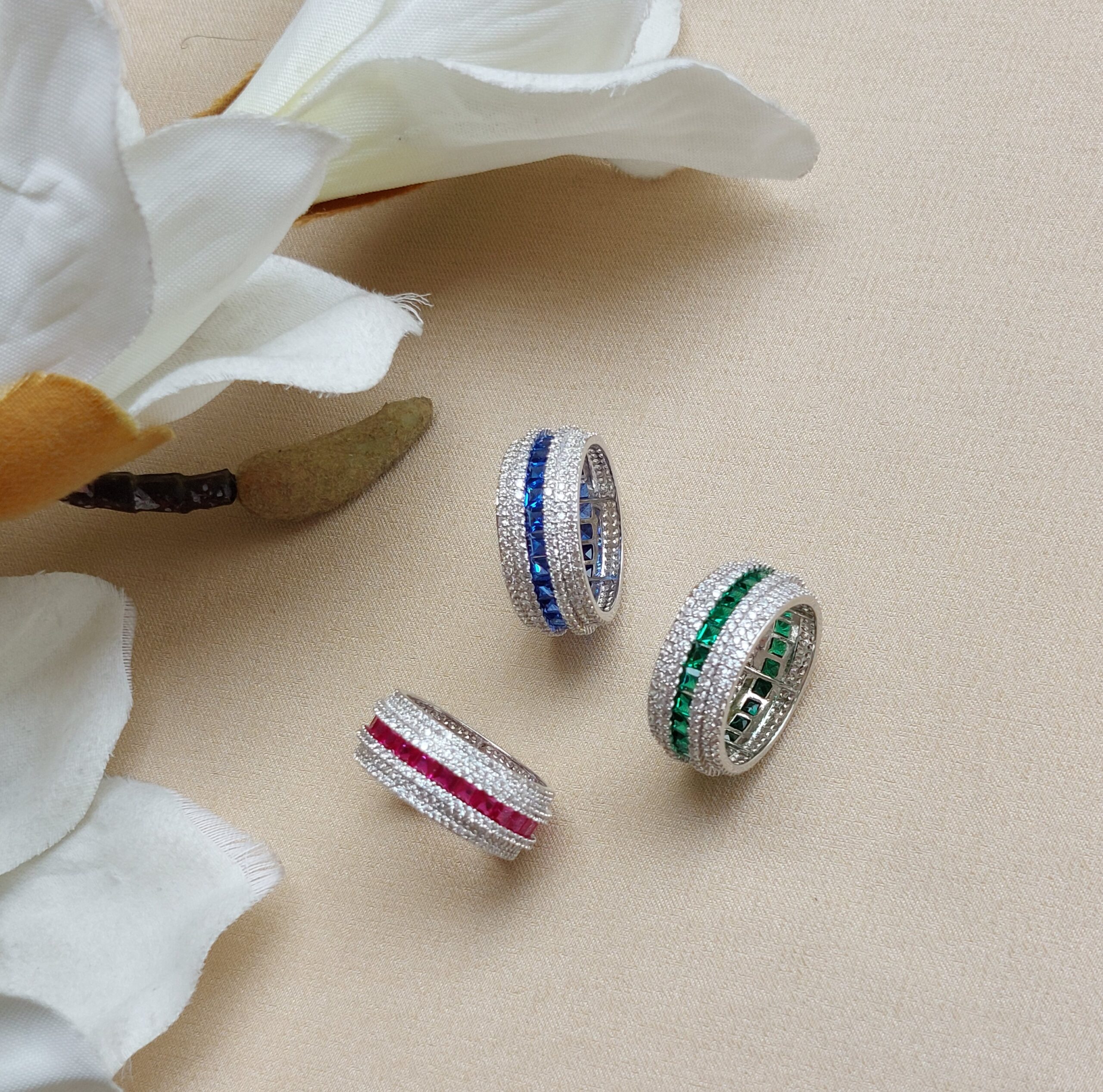 Giant Faux Diamond Rings 4-Pack - 1 Inch Costume Jewelry For Parties & Dress-Up